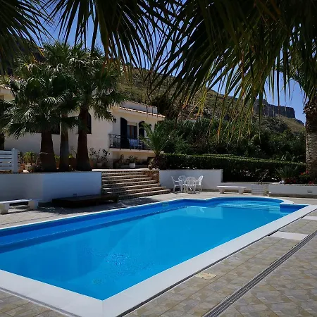 Holiday home Girolama *